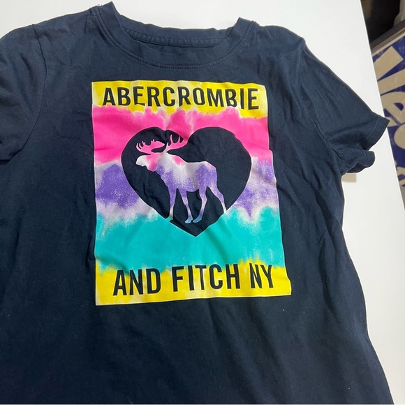 Abercrombie and Fitch Girls Tee Moose Heart Pink Yellow Blue Size 9/10 - Picture 3 of 4